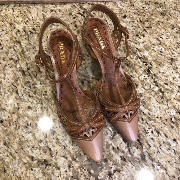 RARE‼️ Prada Laser Cut Ankle Strap Pumps in Tan Leather 37.5 - Picture 4 of 12